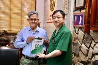 <a href="/truyen-thong/bao-chi-viet" title="Báo chí viết" rel="dofollow">Báo chí viết</a>