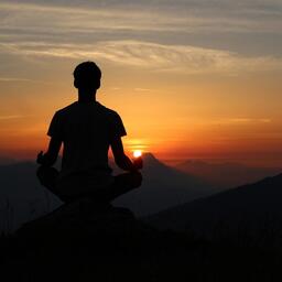 Thiền chánh niệm giúp người cao tuổi giữ não minh mẫn