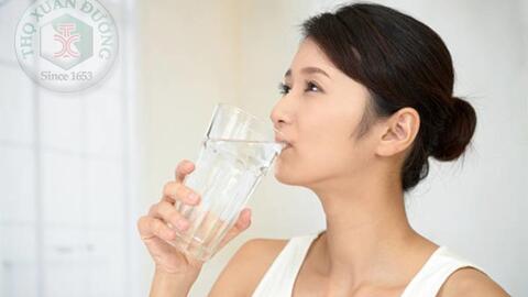 SKCĐ-Cách sử dụng nước hàng ngày để có sức khỏe và trường