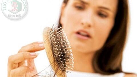 Nguyên nhân và các biện pháp điều trị rụng tóc hiệu quả