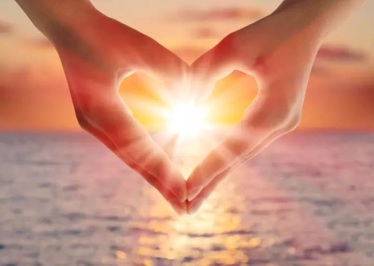 nang-luong-yeu-thuong-thuoc-tien-cho-noi-gion